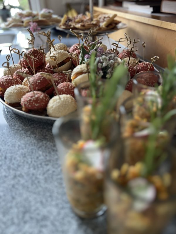 zauberhaftes Catering und Fingerfood für dein Meeting in Stuttgart